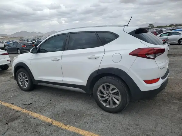 KM8J33A41HU329451 2017 HYUNDAI TUCSON - Image 2