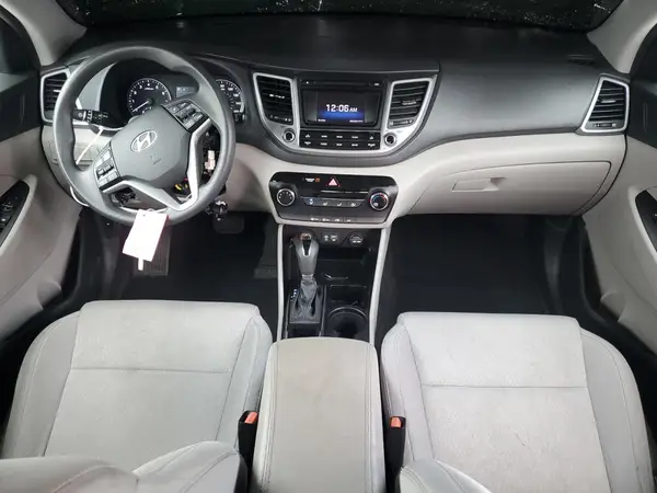 KM8J33A41HU329451 2017 HYUNDAI TUCSON - Image 8