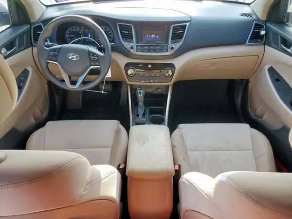 KM8J33A41HU353863 2017 HYUNDAI TUCSON - Image 8