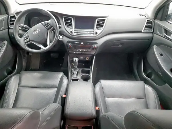 KM8J33A41HU364197 2017 HYUNDAI TUCSON - Image 8