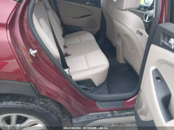 KM8J33A41HU375913 2017 HYUNDAI TUCSON - Image 8
