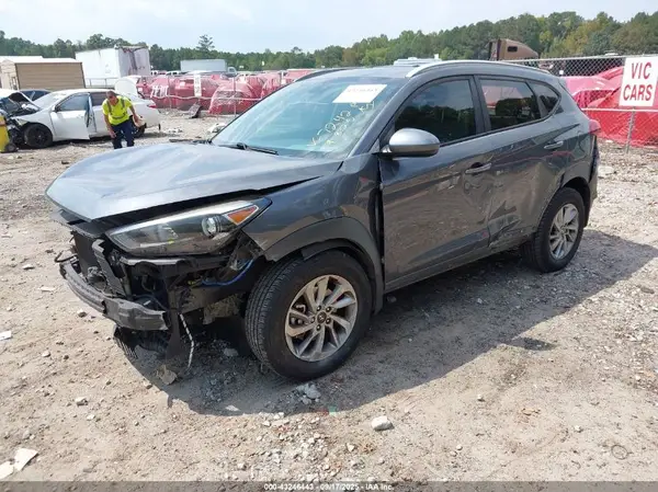 KM8J33A41HU377242 2017 HYUNDAI TUCSON - Image 2