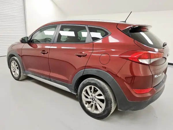 KM8J33A41HU378939 2017 HYUNDAI TUCSON - Image 2