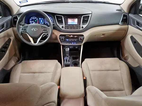 KM8J33A41HU378939 2017 HYUNDAI TUCSON - Image 8
