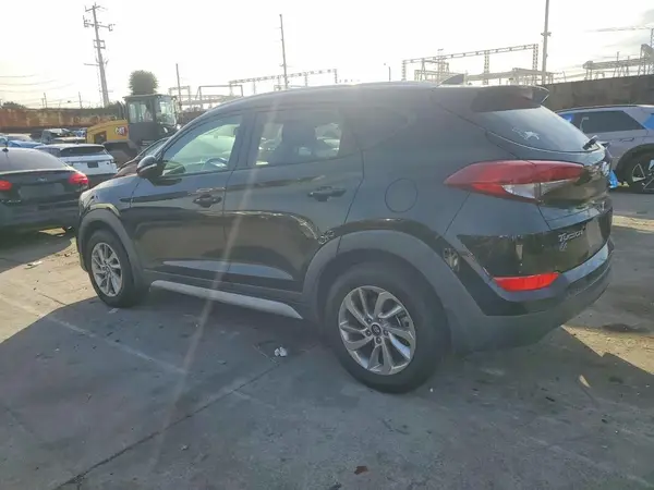 KM8J33A41HU382506 2017 HYUNDAI TUCSON - Image 2