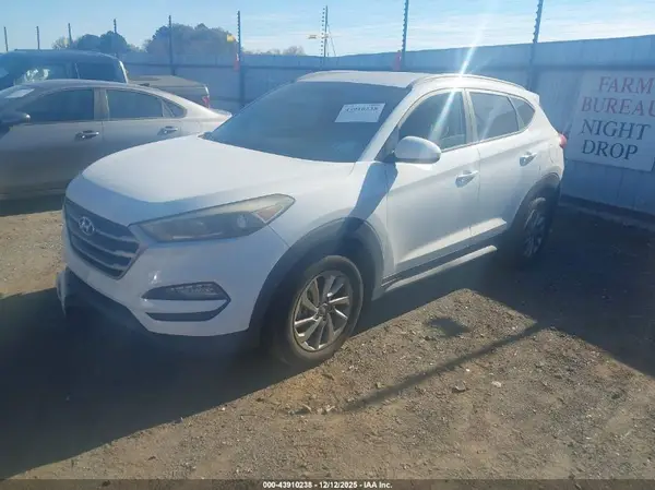 KM8J33A41HU383509 2017 HYUNDAI TUCSON - Image 2