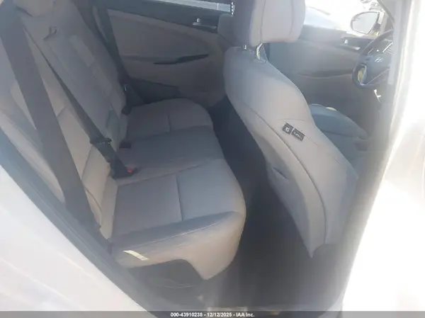KM8J33A41HU383509 2017 HYUNDAI TUCSON - Image 8