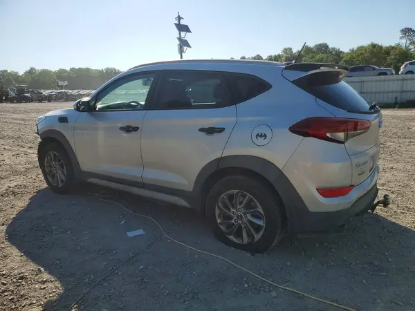 KM8J33A41HU400454 2017 HYUNDAI TUCSON - Image 2