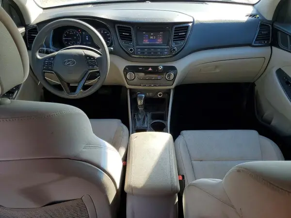 KM8J33A41HU400454 2017 HYUNDAI TUCSON - Image 8