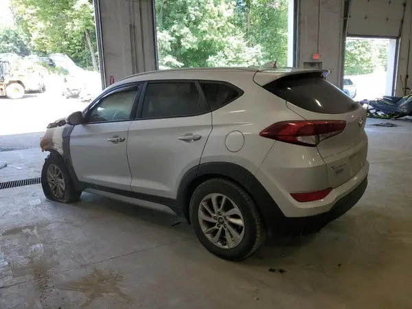 KM8J33A41HU401667 2017 HYUNDAI TUCSON - Image 2