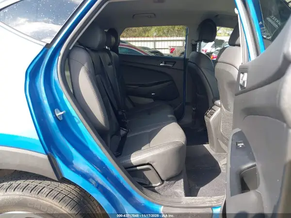 KM8J33A41HU405556 2017 HYUNDAI TUCSON - Image 8