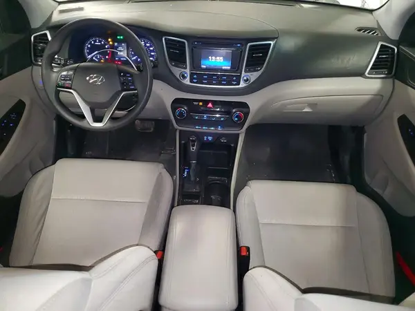 KM8J33A41HU408876 2017 HYUNDAI TUCSON - Image 8
