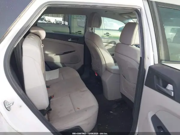 KM8J33A41HU432708 2017 HYUNDAI TUCSON - Image 8