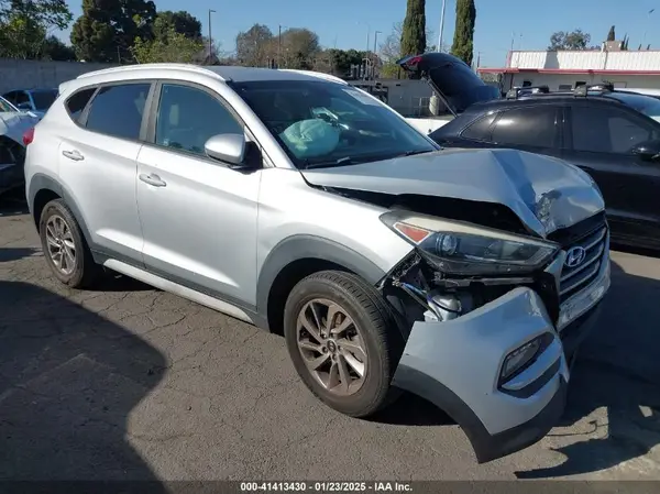 KM8J33A41HU435835 2017 HYUNDAI TUCSON - Image 1