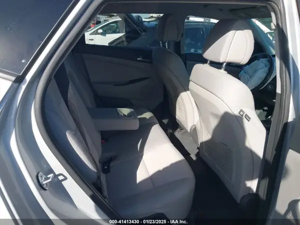 KM8J33A41HU435835 2017 HYUNDAI TUCSON - Image 8