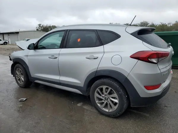 KM8J33A41HU436807 2017 HYUNDAI TUCSON - Image 2