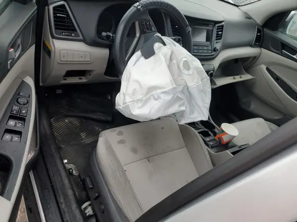 KM8J33A41HU436807 2017 HYUNDAI TUCSON - Image 8