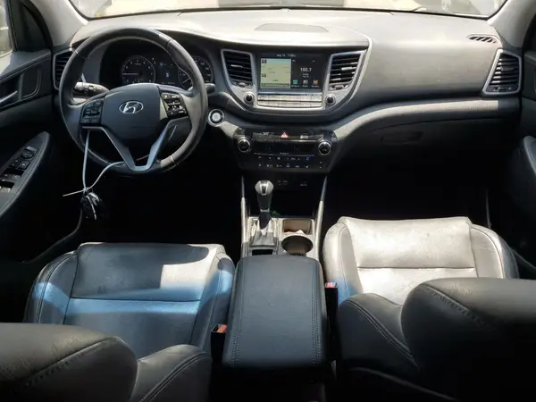 KM8J33A41HU443384 2017 HYUNDAI TUCSON - Image 8