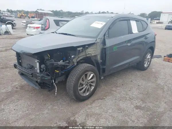 KM8J33A41HU444339 2017 HYUNDAI TUCSON - Image 2