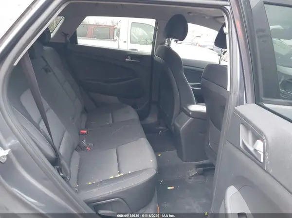 KM8J33A41HU477390 2017 HYUNDAI TUCSON - Image 8