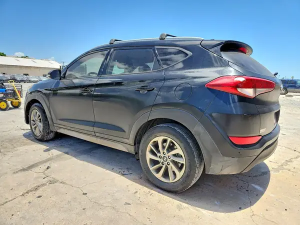 KM8J33A41HU480533 2017 HYUNDAI TUCSON - Image 2