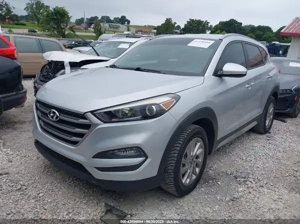 KM8J33A41HU481472 2017 HYUNDAI TUCSON - Image 2