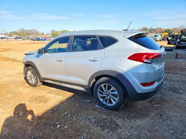 KM8J33A41HU494710 2017 HYUNDAI TUCSON - Image 2