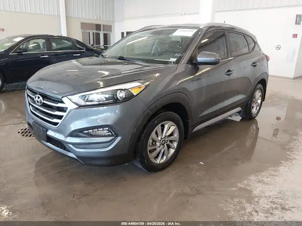 KM8J33A41HU501915 2017 HYUNDAI TUCSON - Image 2