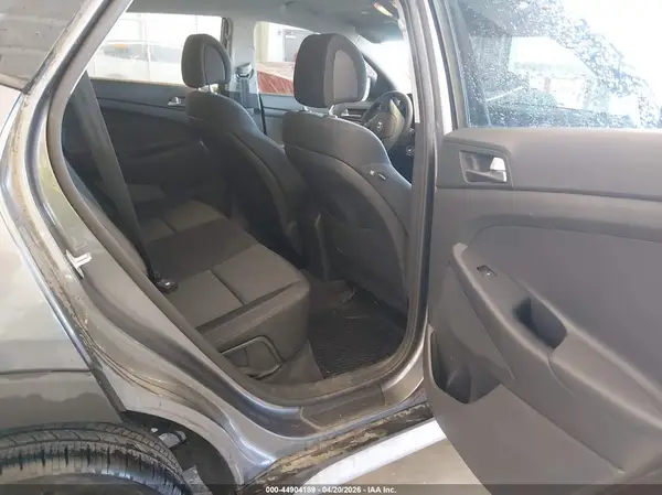 KM8J33A41HU501915 2017 HYUNDAI TUCSON - Image 8