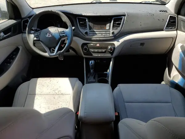 KM8J33A41HU506970 2017 HYUNDAI TUCSON - Image 8