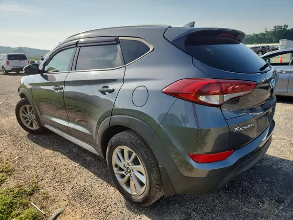 KM8J33A41HU510341 2017 HYUNDAI TUCSON - Image 2