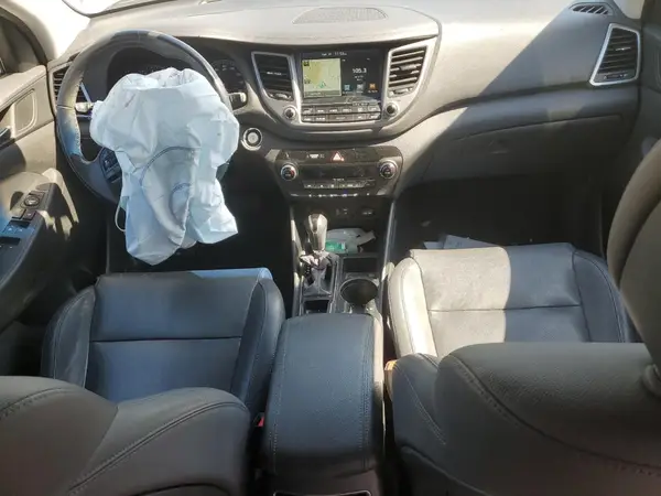KM8J33A41HU519296 2017 HYUNDAI TUCSON - Image 8