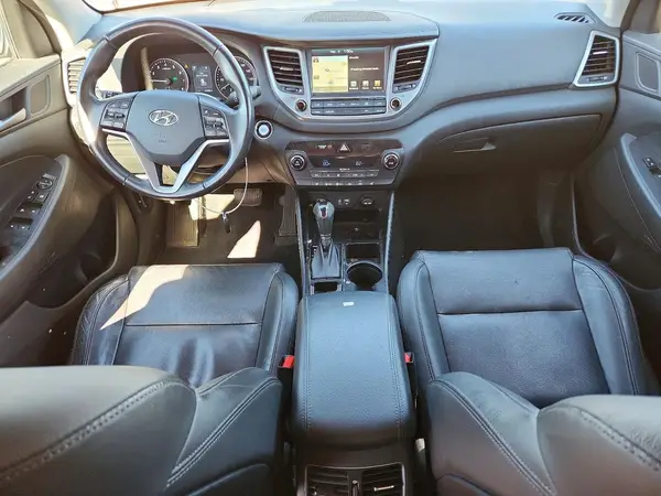 KM8J33A41HU523560 2017 HYUNDAI TUCSON - Image 8