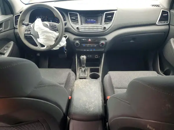 KM8J33A41HU567588 2017 HYUNDAI TUCSON - Image 8