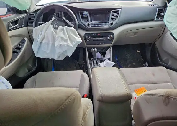 KM8J33A41HU567607 2017 HYUNDAI TUCSON - Image 8