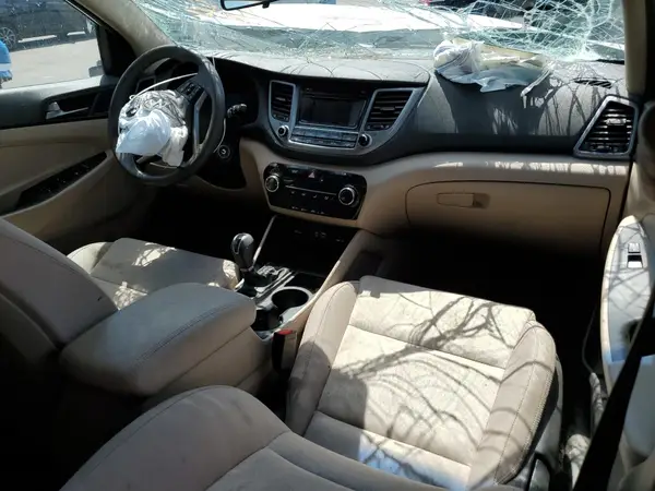 KM8J33A41HU567834 2017 HYUNDAI TUCSON - Image 8
