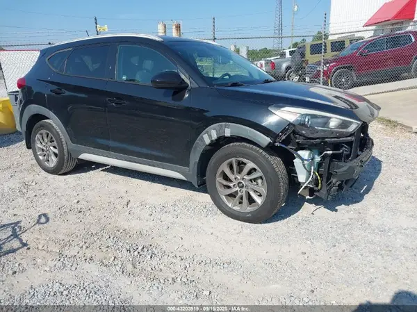 KM8J33A41HU582608 2017 HYUNDAI TUCSON - Image 1
