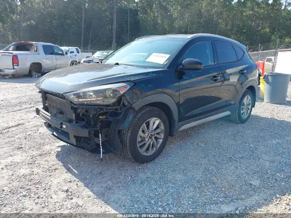 KM8J33A41HU582608 2017 HYUNDAI TUCSON - Image 2