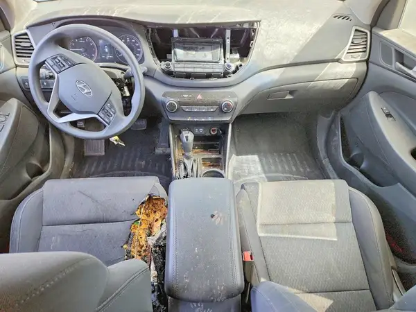 KM8J33A41HU596234 2017 HYUNDAI TUCSON - Image 8