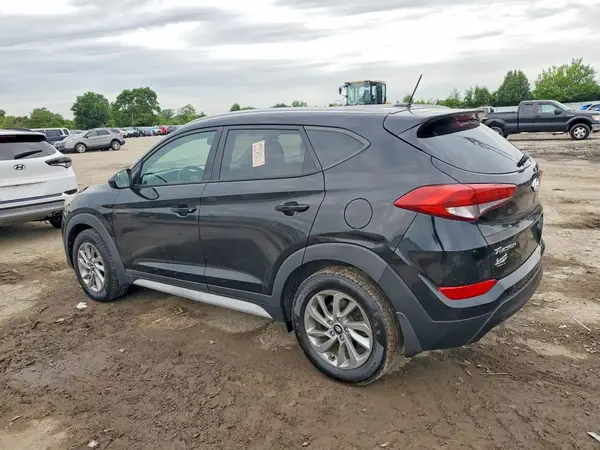 KM8J33A41HU596721 2017 HYUNDAI TUCSON - Image 2