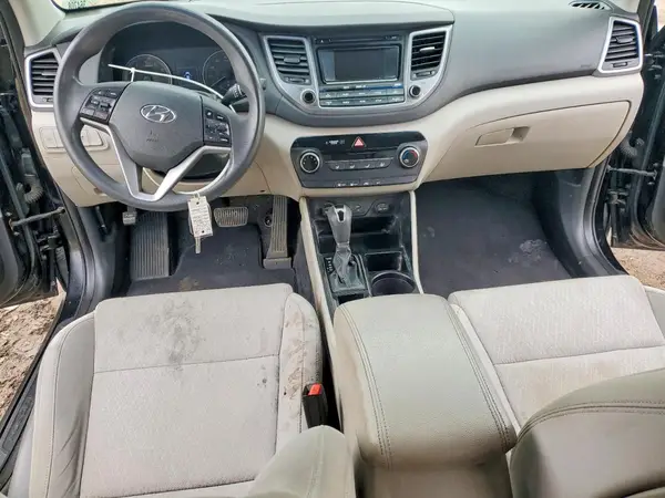 KM8J33A41HU596721 2017 HYUNDAI TUCSON - Image 8