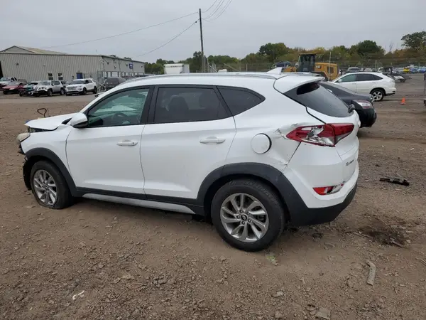 KM8J33A41JU601678 2018 HYUNDAI TUCSON - Image 2