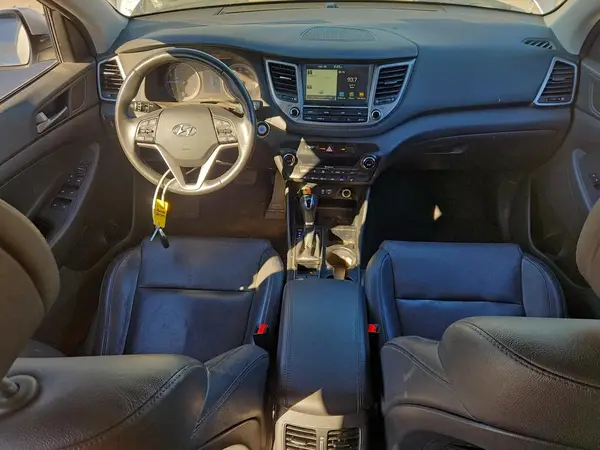 KM8J33A41JU603916 2018 HYUNDAI TUCSON - Image 8