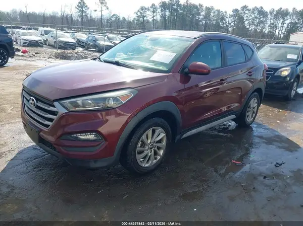 KM8J33A41JU614933 2018 HYUNDAI TUCSON - Image 2
