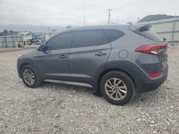KM8J33A41JU617671 2018 HYUNDAI TUCSON - Image 2