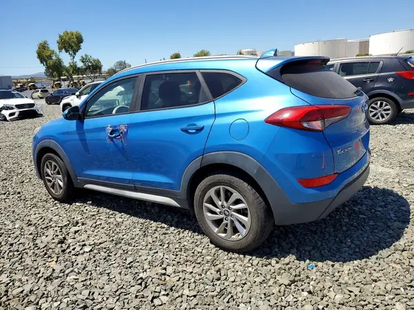 KM8J33A41JU621753 2018 HYUNDAI TUCSON - Image 2