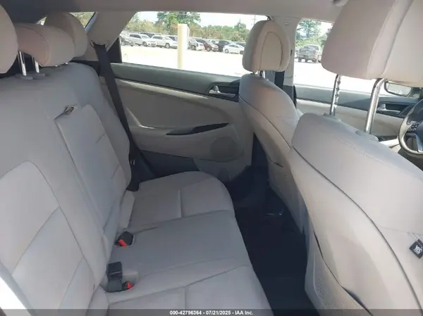 KM8J33A41JU622837 2018 HYUNDAI TUCSON - Image 8