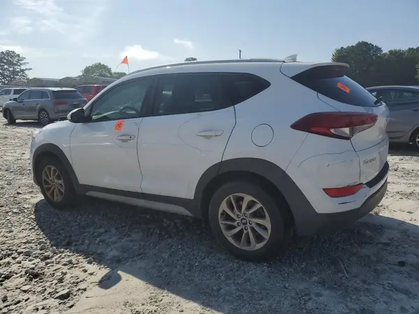 KM8J33A41JU626953 2018 HYUNDAI TUCSON - Image 2