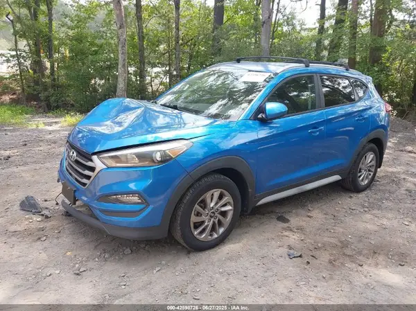 KM8J33A41JU629058 2018 HYUNDAI TUCSON - Image 2