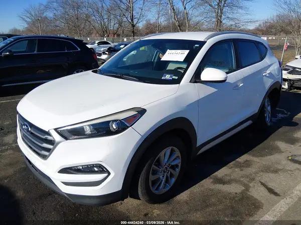 KM8J33A41JU629397 2018 HYUNDAI TUCSON - Image 2
